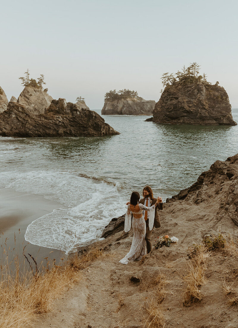 Emily-Noelle-PNW-and-Oregon-Coast-Elopement-Photographer-05