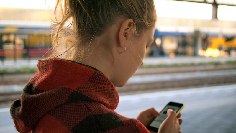 Teen talking to therapist online