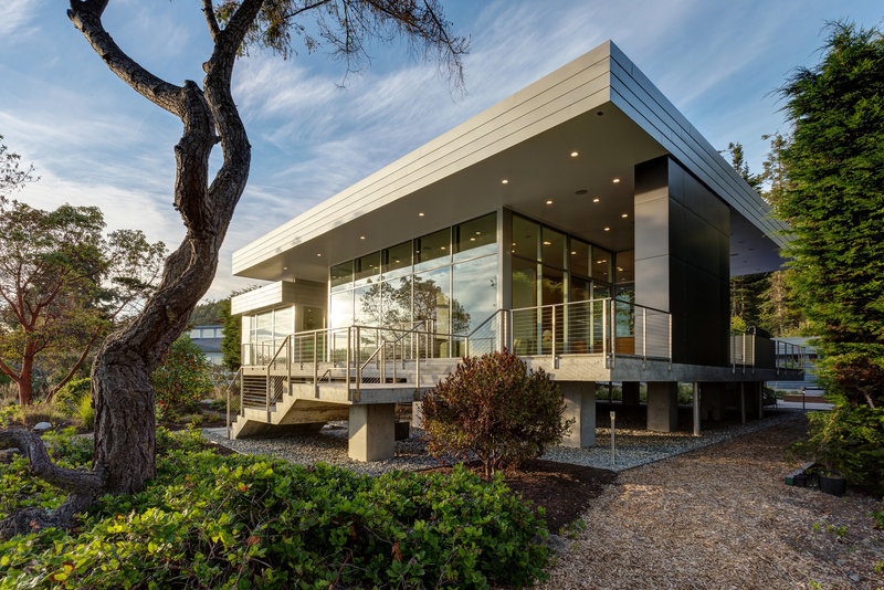 Exterior image of mid century modern home