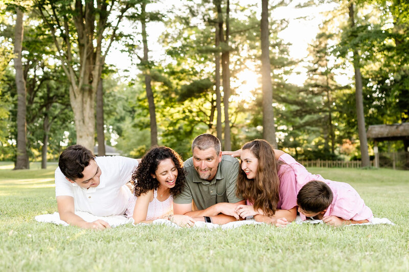 Laid back and fun family photo session with teenage children near Chicago, IL.