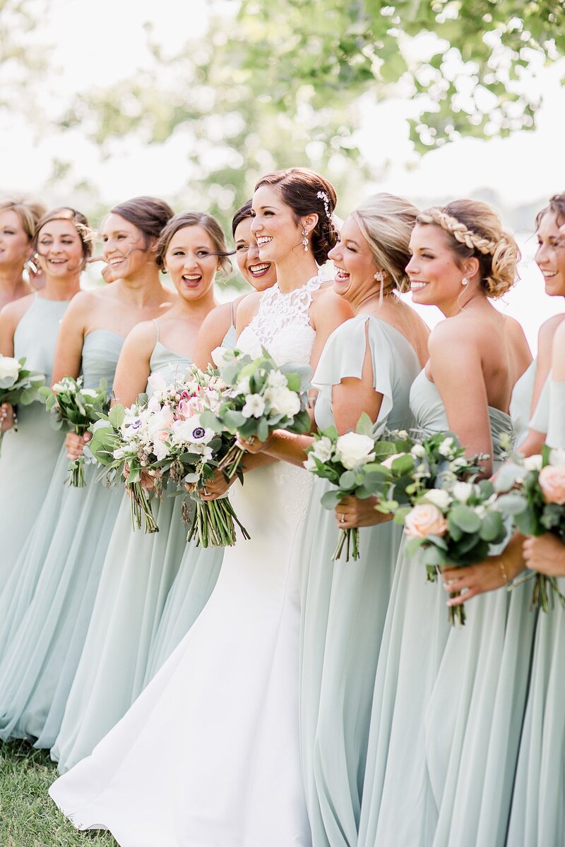 bridesmaids in mint dresses by Knoxville Wedding Photographer, Amanda May Photos