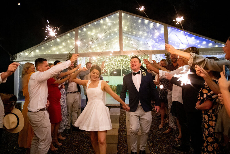 Wedding Couple Sparkling exit