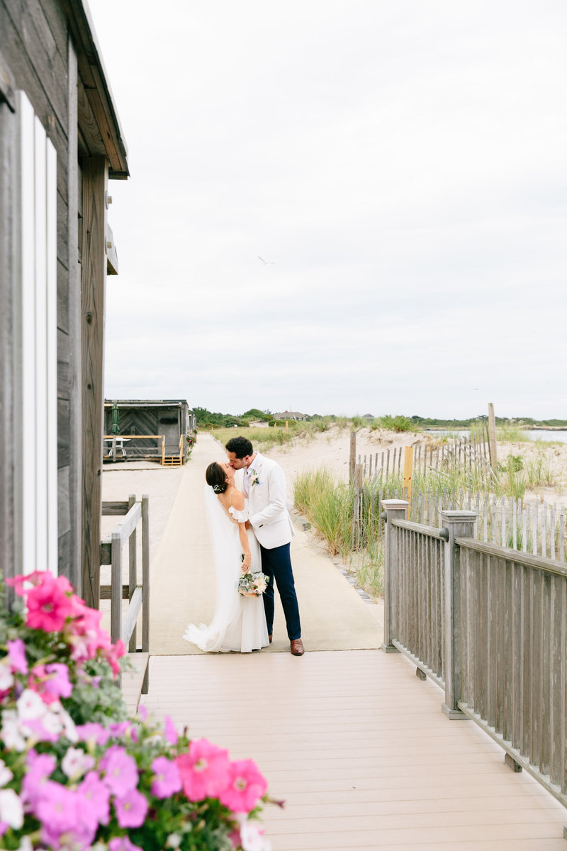 2019-aug23-dunes-club-newport-wedding-photography-rhodeisland-kimlynphotography2260