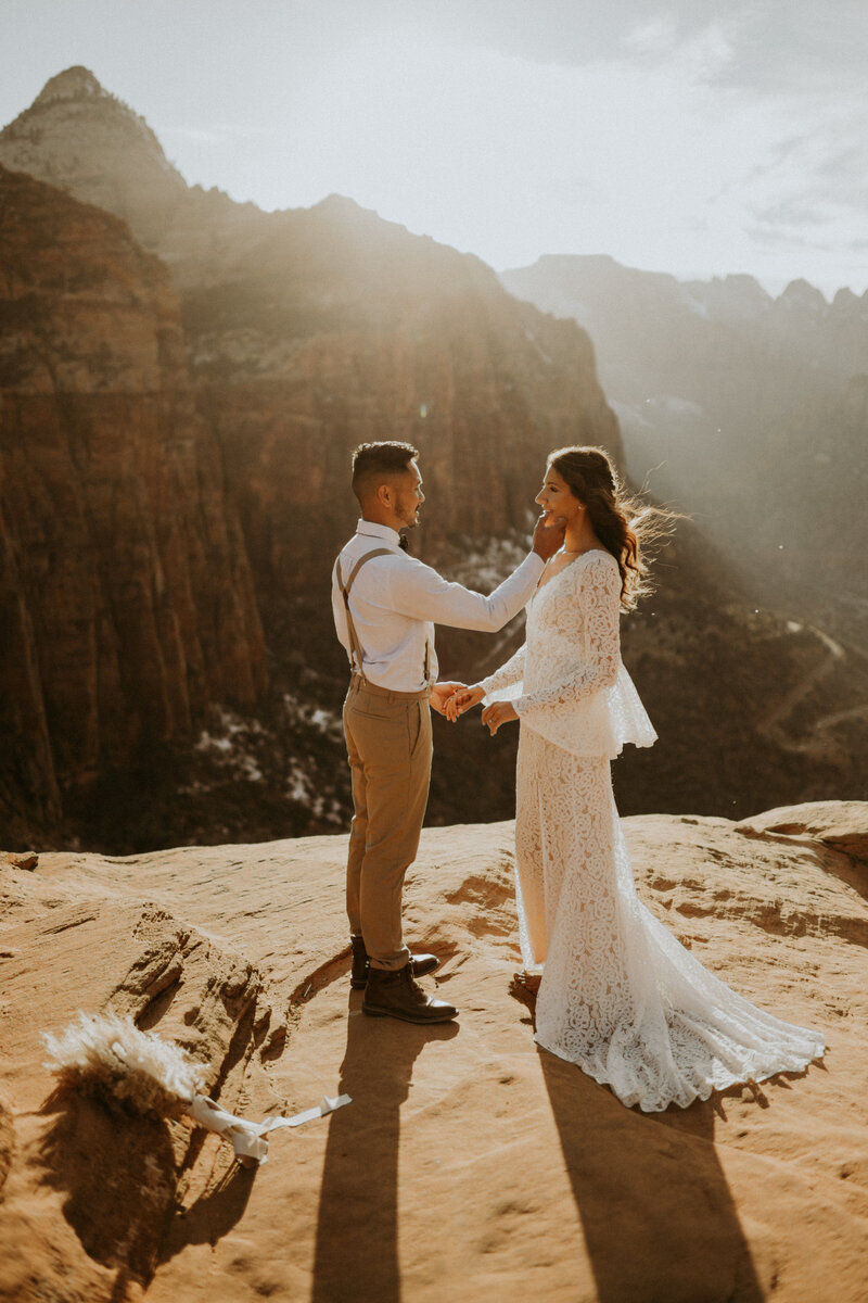 Locations in Utah to elope. Zion National Park elopement photographer.