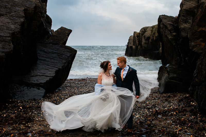 adventurous wedding couple at cliff hotel and spa
