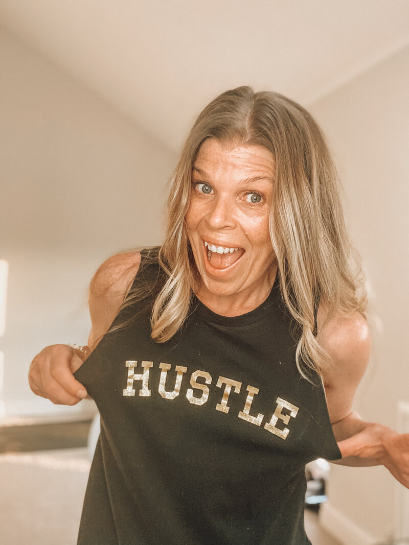 KT chaloner and her hustle t-shirt