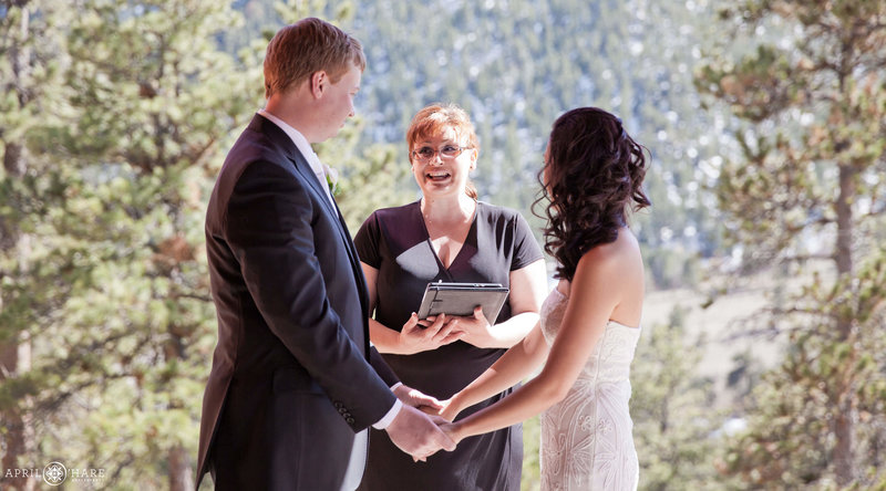 Colorado-Wedding-Officiant-Reverend-Kim-Tavendale-14