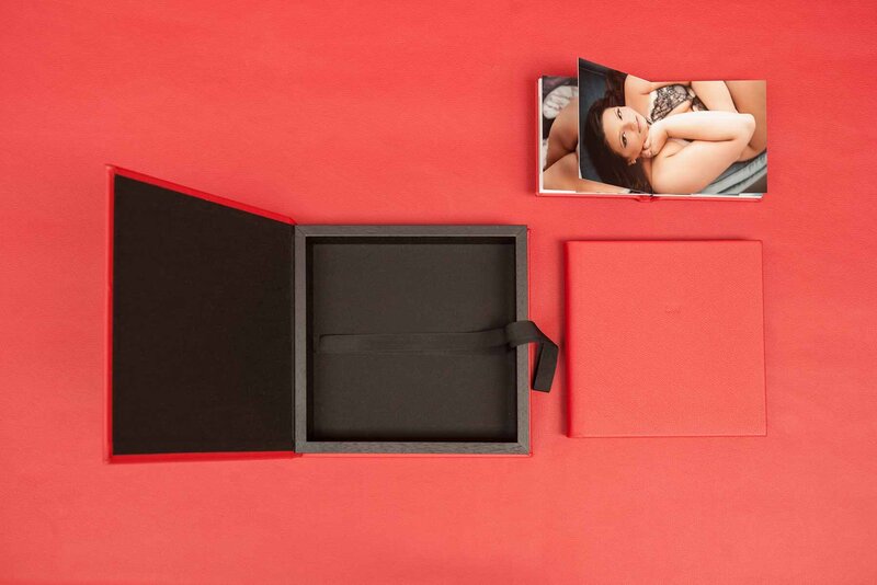 Boudoir folio box with luxury album