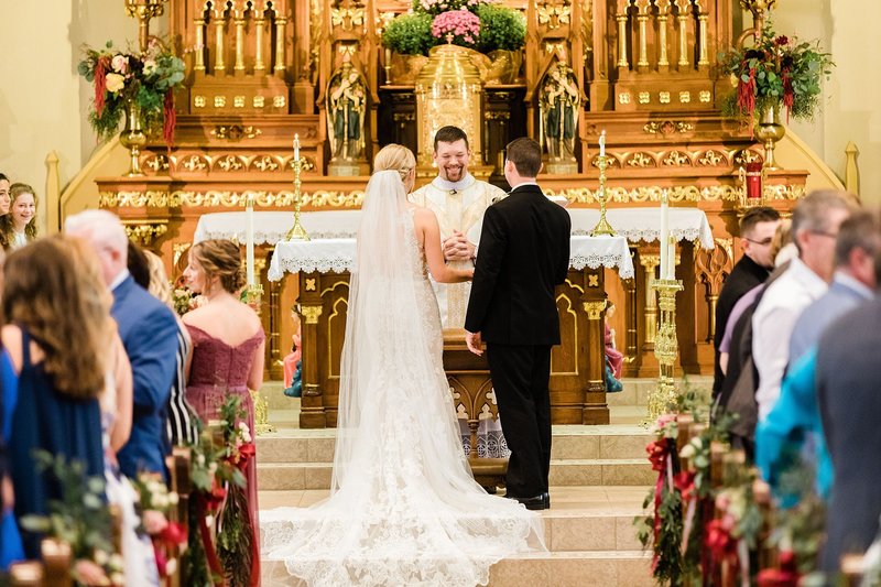 28-Wisconsin-Classic-Country-Club-Catholic-Wedding-James-Stokes-Photography