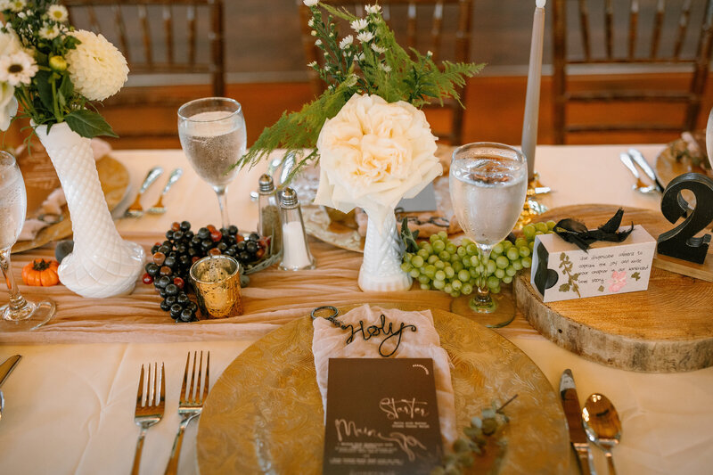Ana-and-Ryan_tablescape