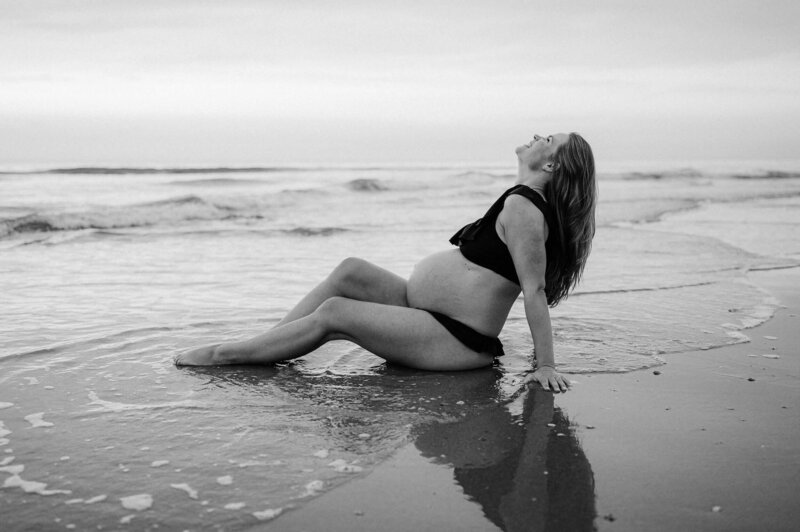 Zwangerschap fotoshoot op het strand Hadassah Fotografeert