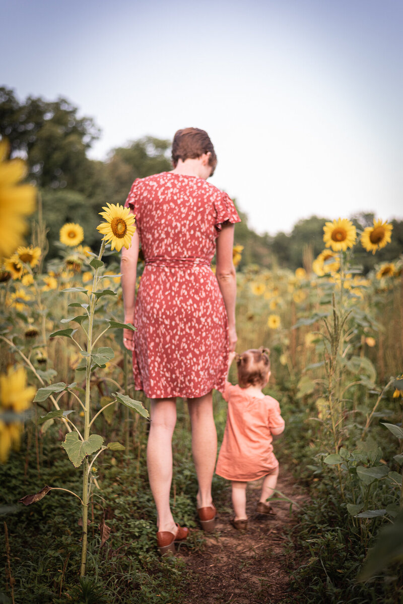 kelbly-deutsch-family-forks-of-the-river-sunflower-portraits-35 - Copy