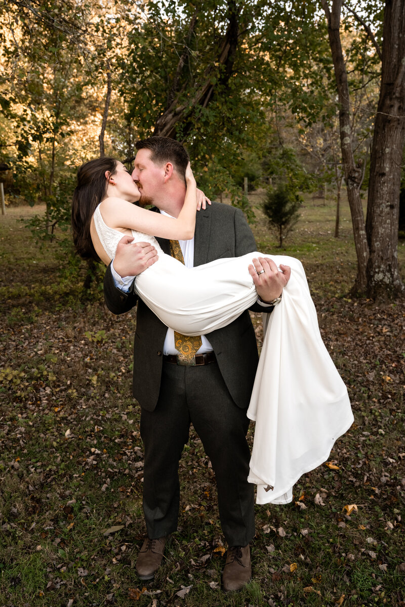 Outdoor wedding ceremony Tennessee - cumberland county wedding photography
