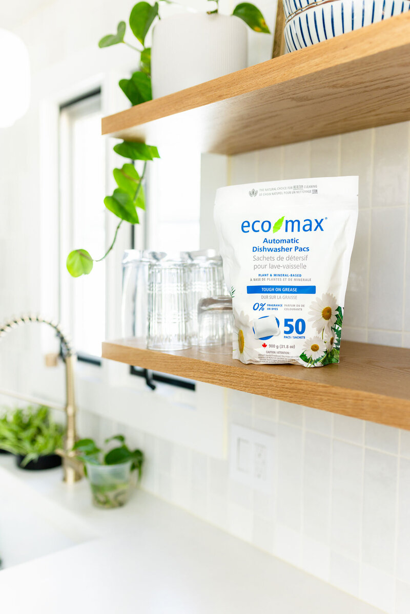 Alyssa-Joy-&-Co.-Brand-Photographer-for-Eco-Friendly-Cleaning-Products-Four