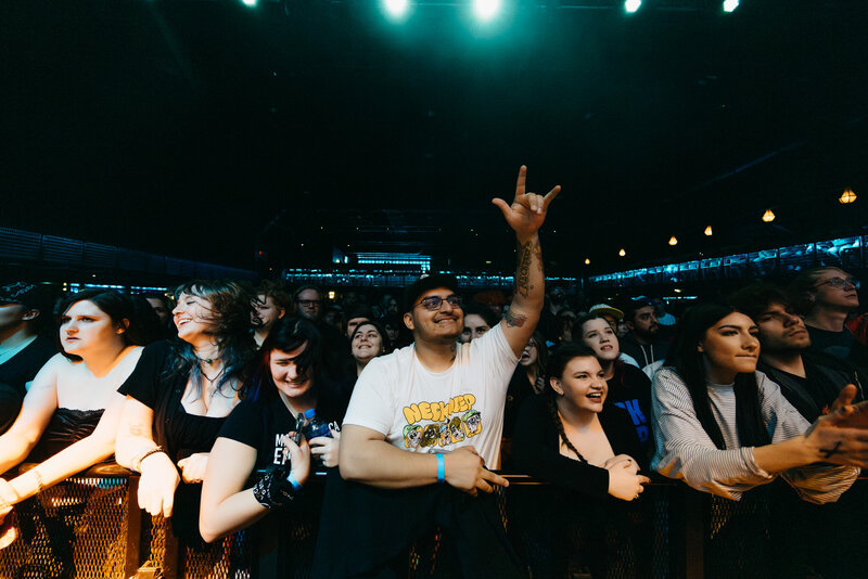 Neck Deep Crowd-1