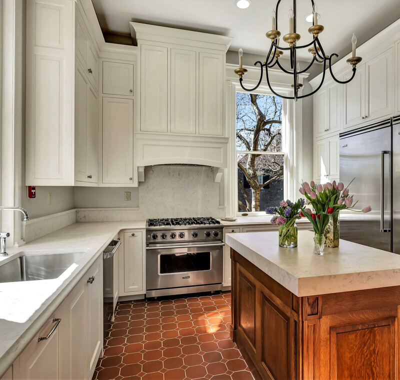 Image of historic UAH Lowe House kitchen designed by Huntsville Interior Designer Beverly Farrington