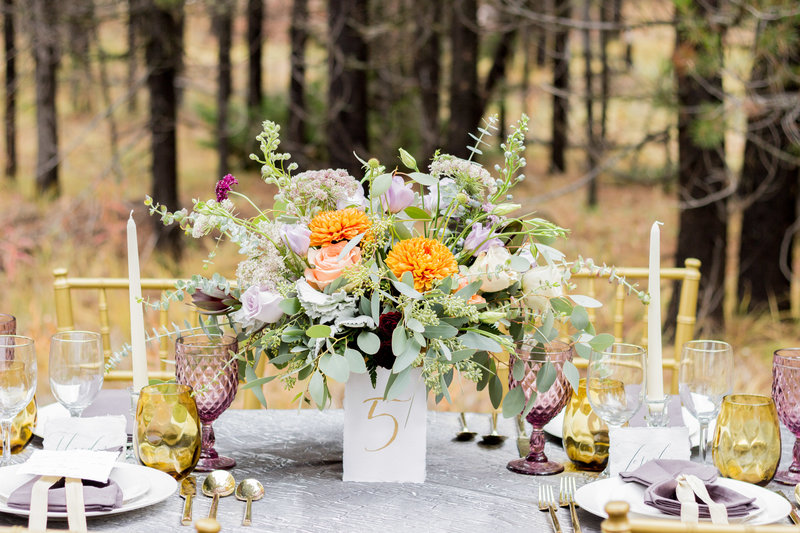 Washington Elopement Photographer captures wedding table decor at outdoor wedding