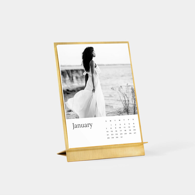 gold-calendar-stand-uncropped