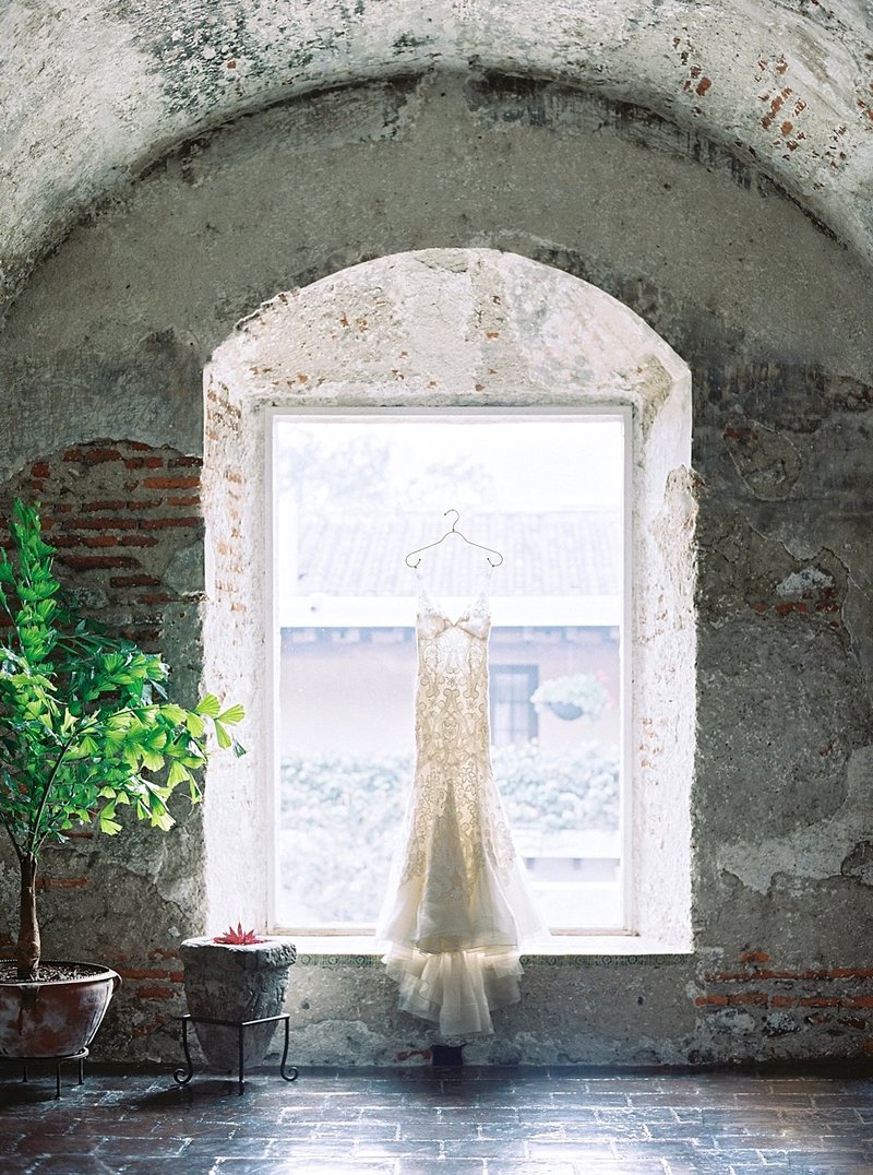 3-liancarlo-lace-wedding-gown