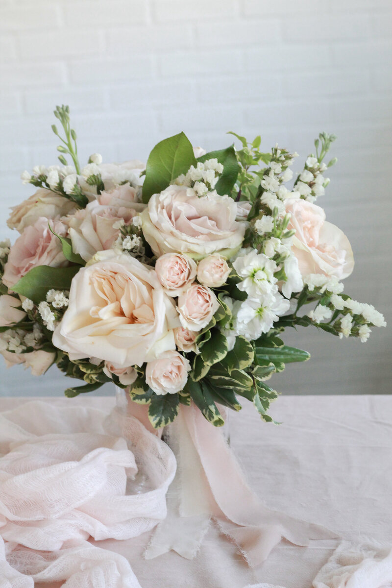 florist-greenwich-new-york-connecticut-designer-preservation-floral-wedding-westchester-bouquet-cream-blush-25