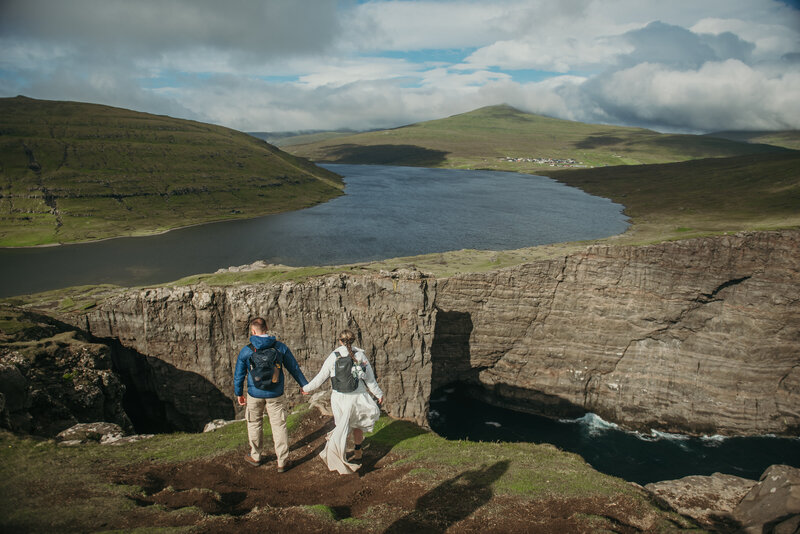 Faroeislands-denmark-norway-destination-elopement-photoshoot-fall-2023-christinebradshawphotography-686