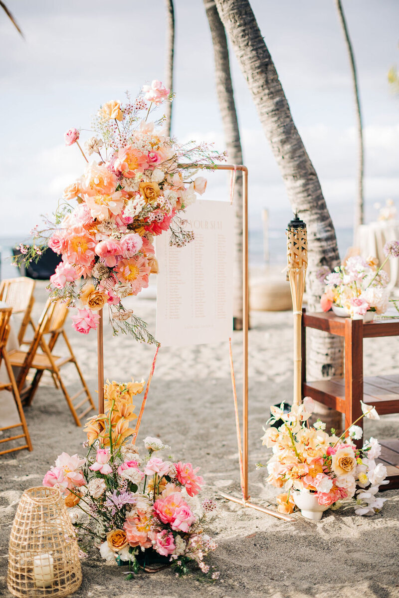 Hawaii Wedding Lei Stand