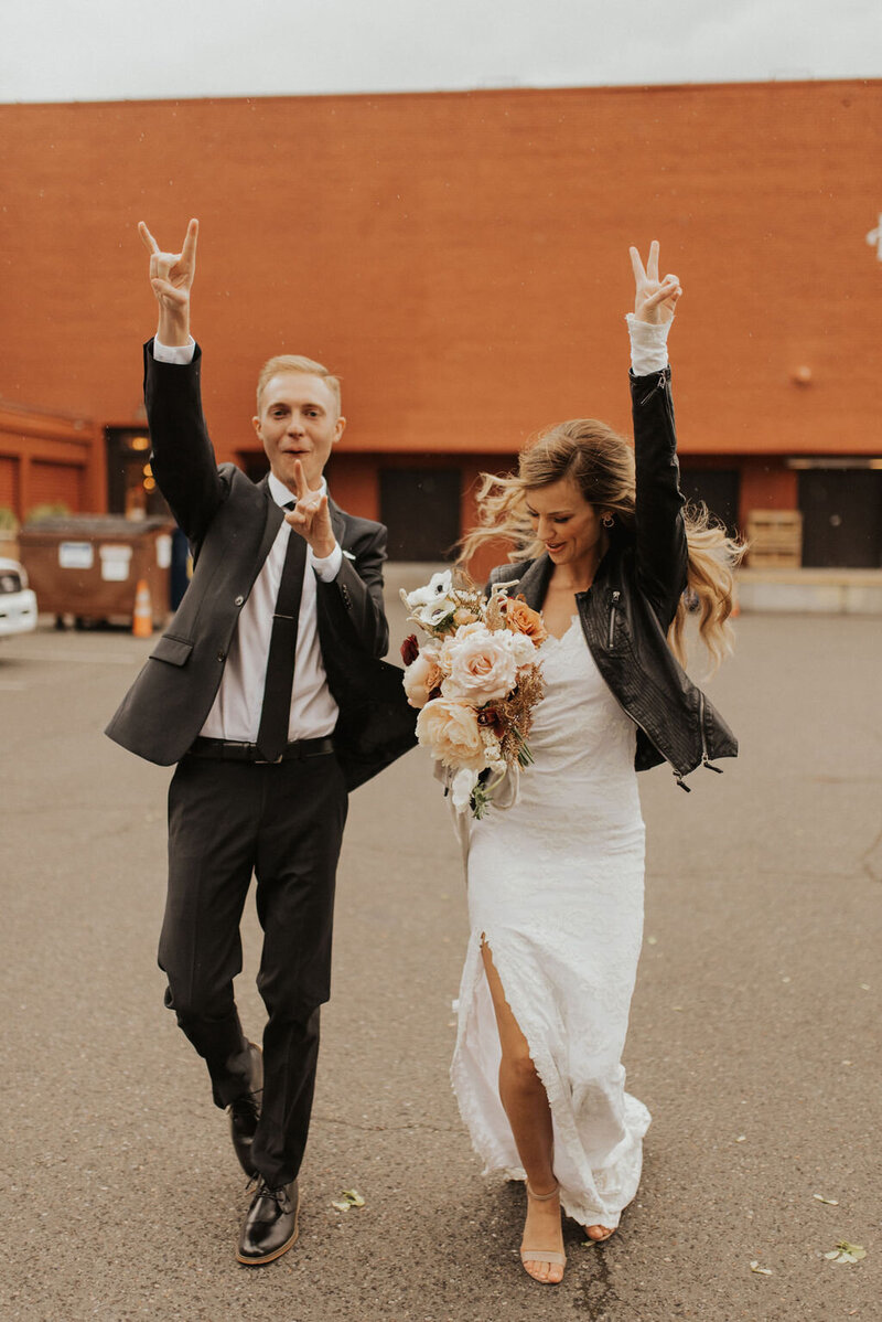SydneeMariePhotography--UrbanDowntownPortlandOregonWedding--Maggie+Kory-91