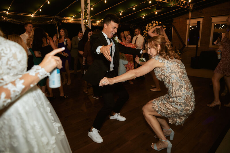 Cleveland wedding photographer