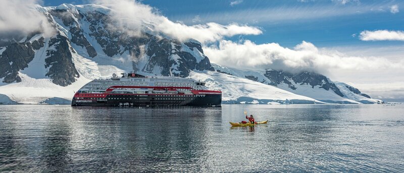 Danco-Island-Antarktis-HGR-147534_1920-_Foto_Karsten_Bidstrup__1_