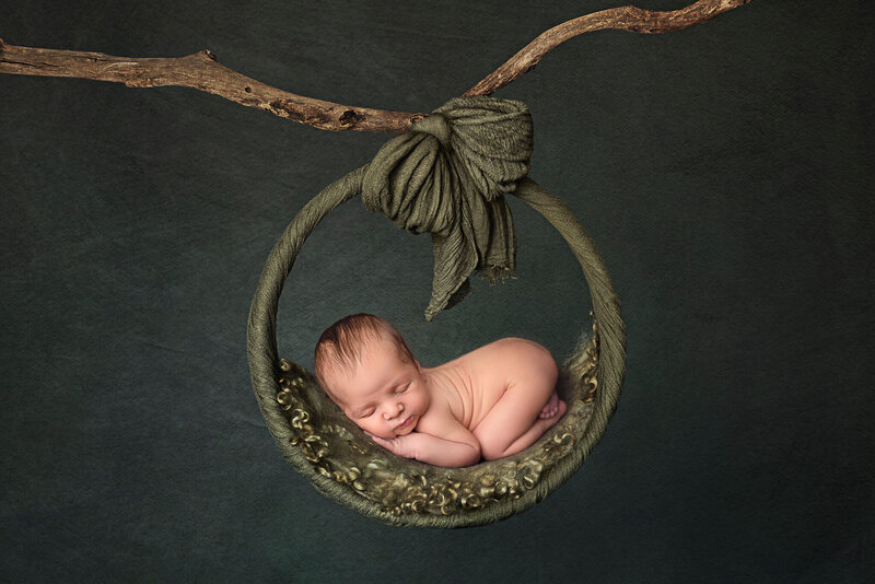 Akron Canton Newborn Photographer Froggy pose.