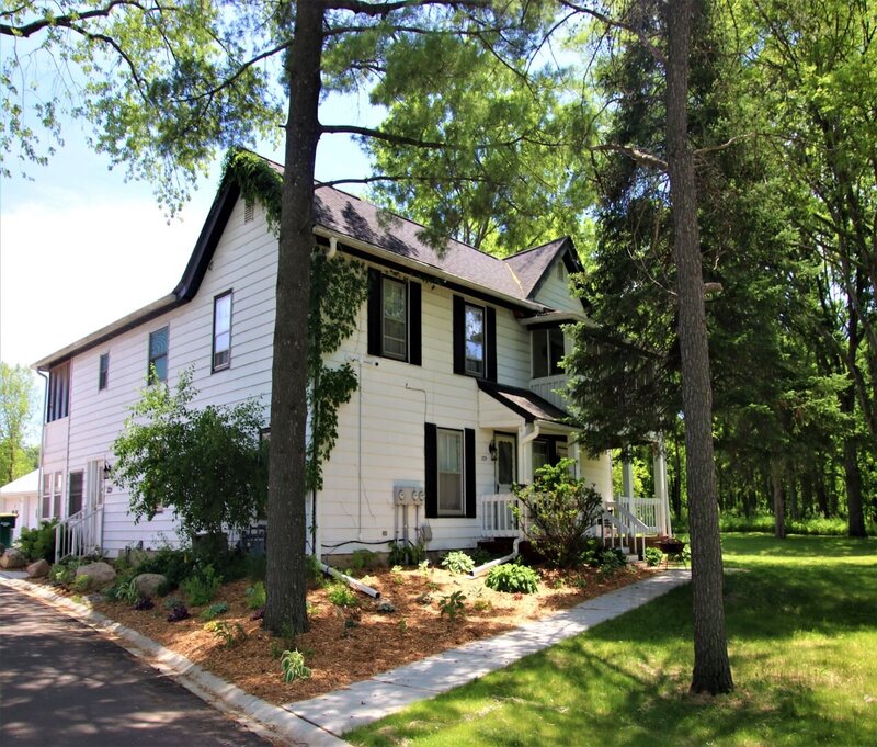 farm house at the barnwood events, a wedding venue in madison, winconsin