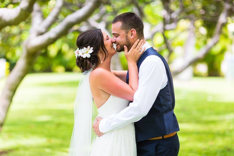 snohomish wedding photography travels to maui to capture a bride and groom