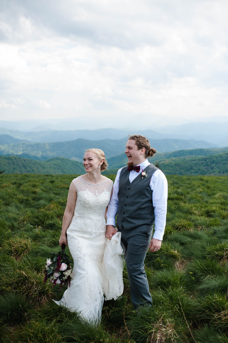 Mountain wedding photo with bride and groom
