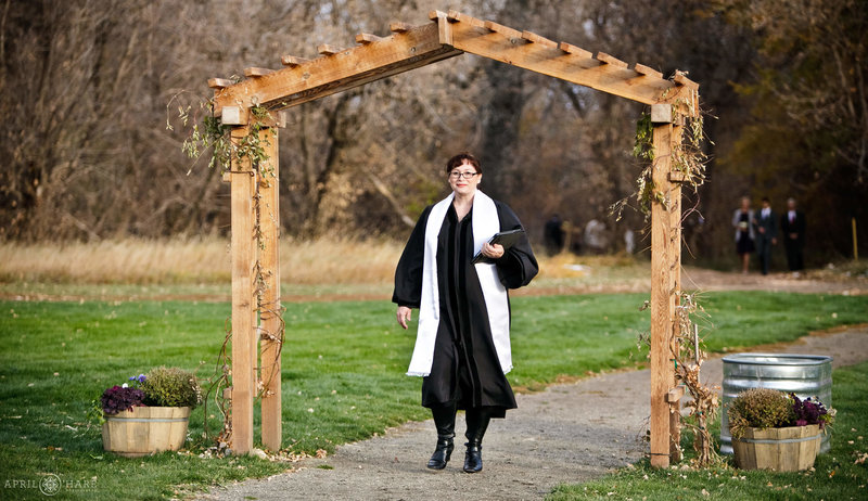 Colorado-Wedding-Officiant-Reverend-Kim-Tavendale-3