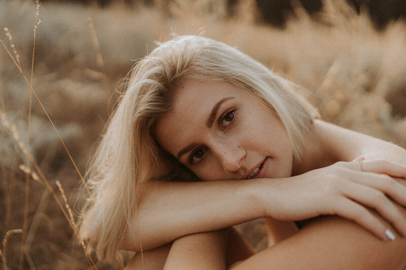raw real senior photos golden hour natural down to earth vintage presets boise photographer