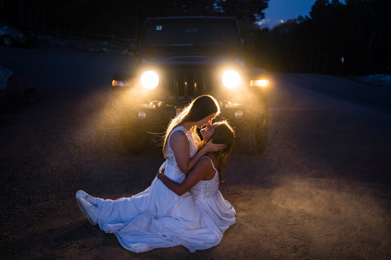Intimate mountaintop elopement ceremony captured by Colorado elopement photographer