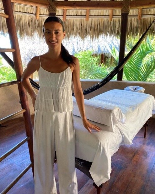 Andrea, experienced massage therapist in Puerto Escondido, offers therapeutic sessions at hotels, private residences, retreats, and for regular clients.