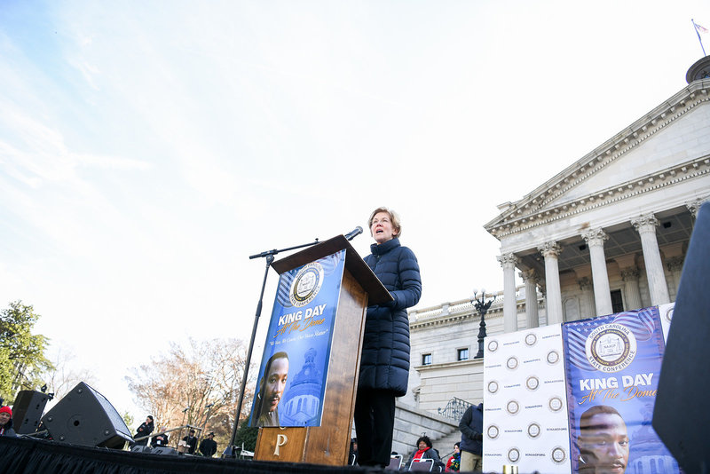 Elizabeth Warren 2020 democratic presidential primary speaking on Martin Luther King  Jr Day