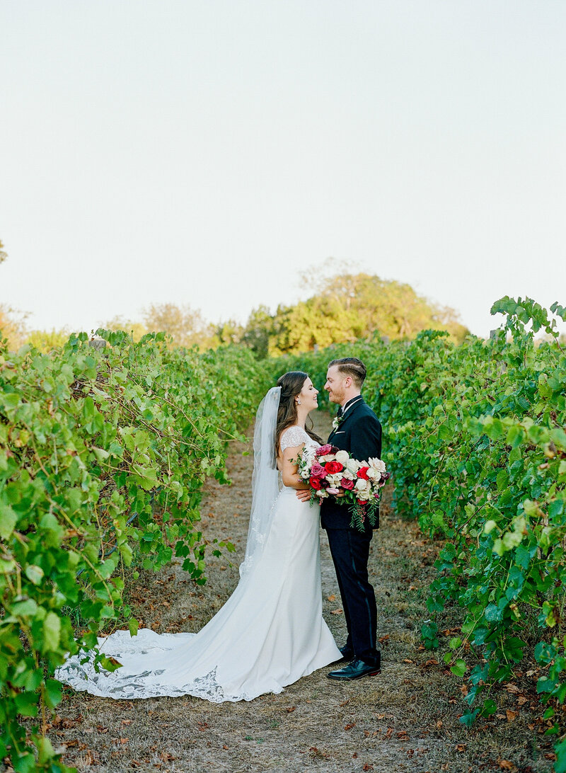 stephanie-aaron-wedding-vineyards-at-chappell-lodge-119