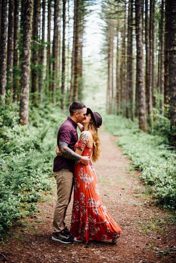 A woodsy Seattle Engagement in Northbend, Washington photographed by local Seattle engagement photographer, Rebecca Anne Photography.