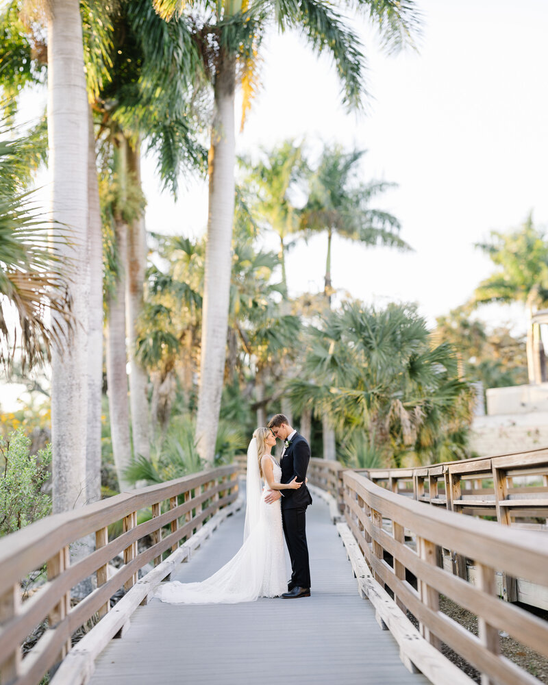 9 Verandah-club-Fort-Myers-wedding-reception-site-photographer-first-kiss