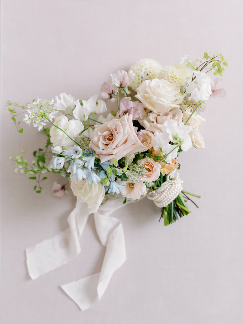 katie-nicolle-fine-art-photography-Kendon-Design-Co.-Niagara-Wedding-Florist-Planner-Bridal-Bouquet