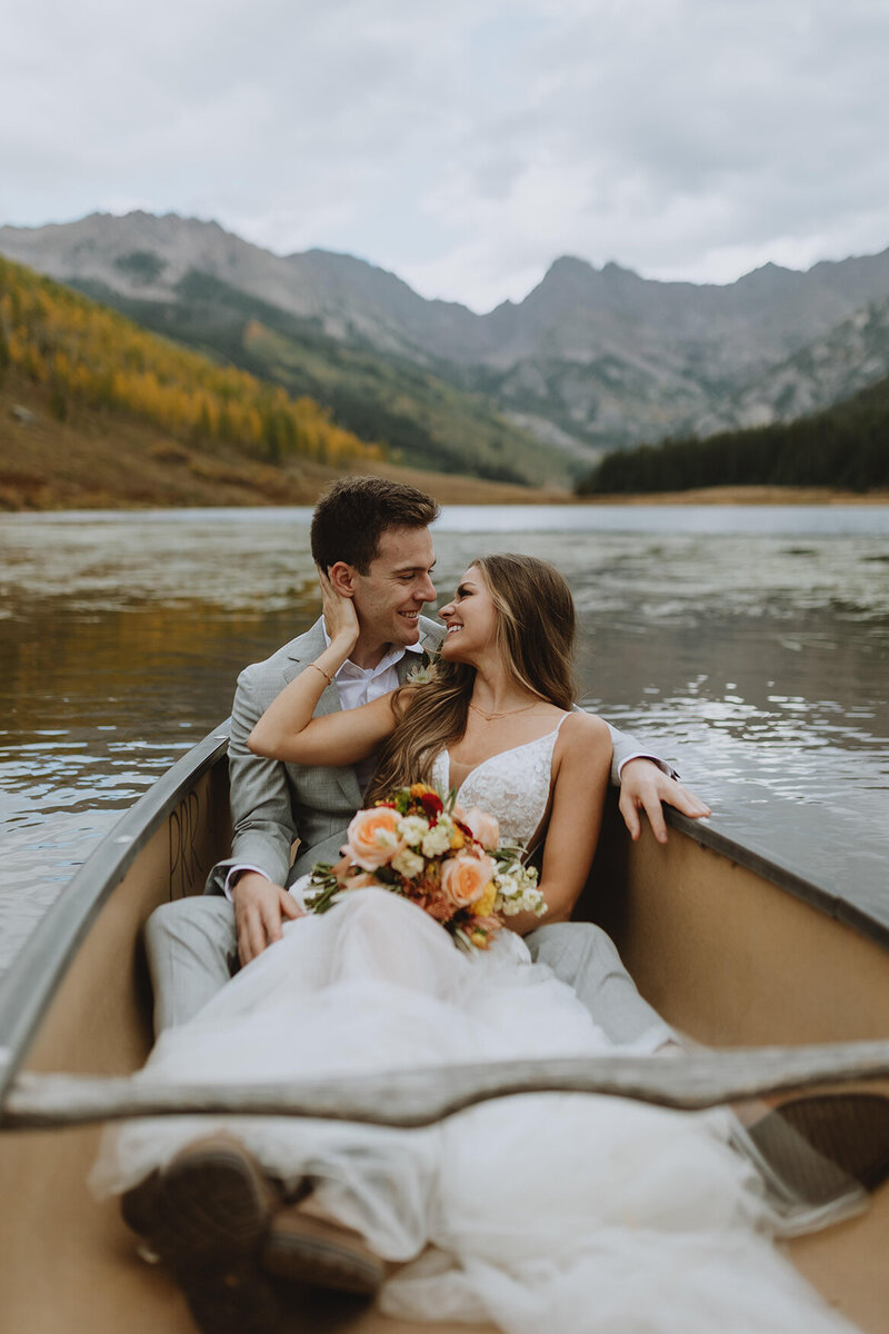 bride and groom in Canoe