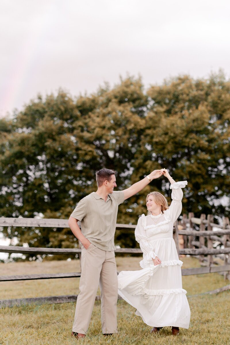 dreamy-picnic-engagement-session-in-delaplane-virginia-00021