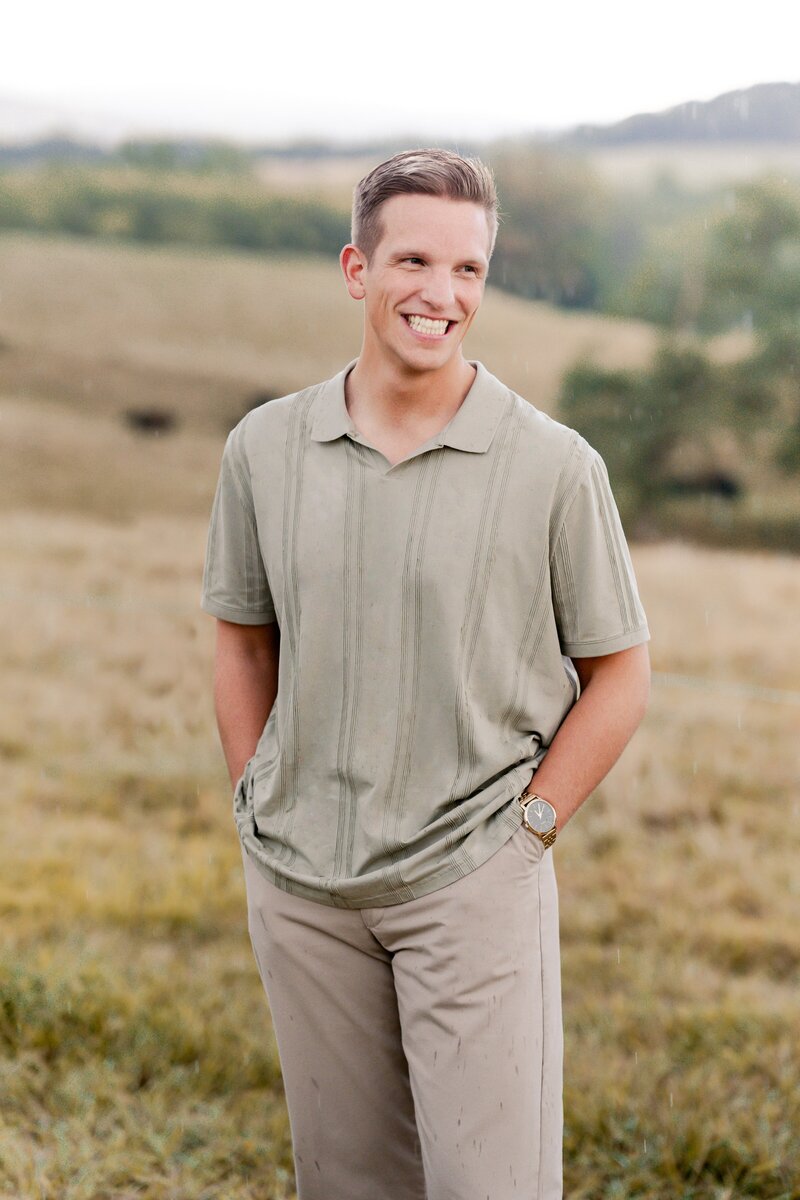 dreamy-picnic-engagement-session-in-delaplane-virginia-00010