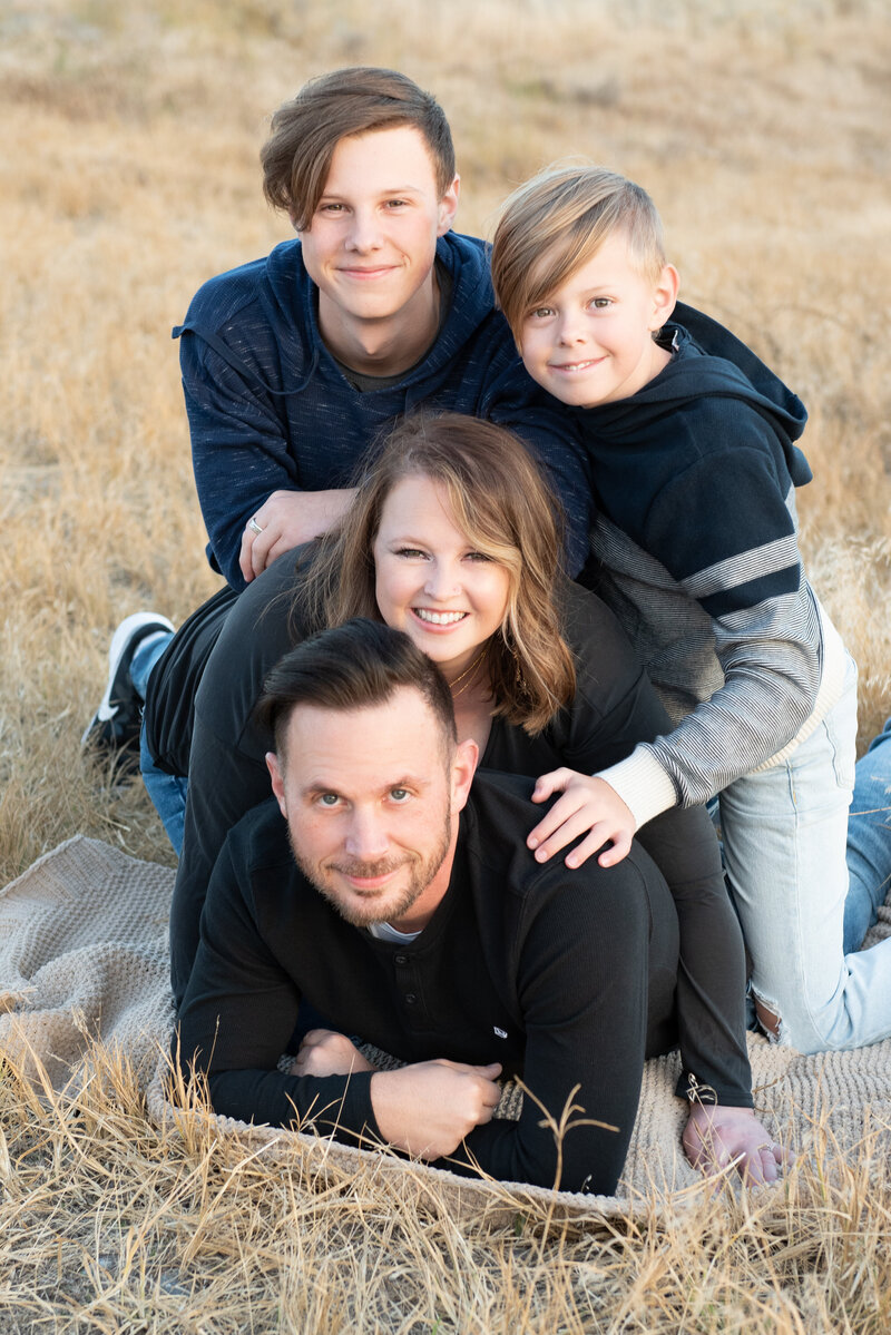 tri-cities-wa-family-photograher-2022-12