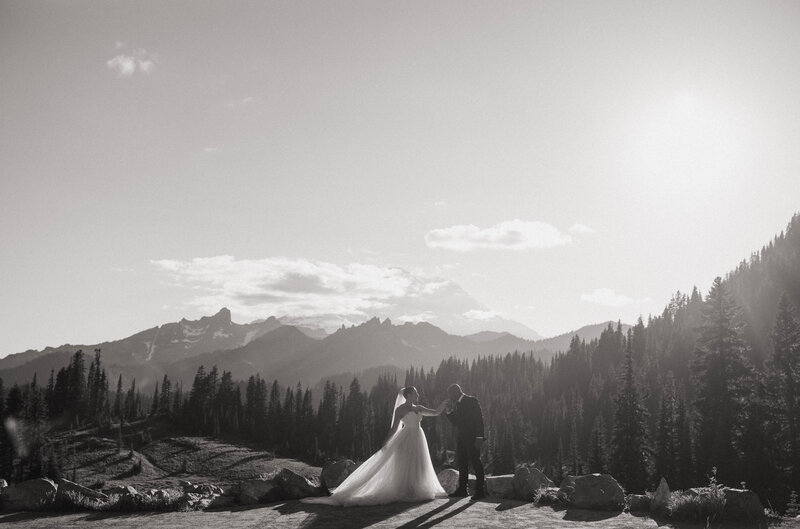 couple eloping in the mountains in washington