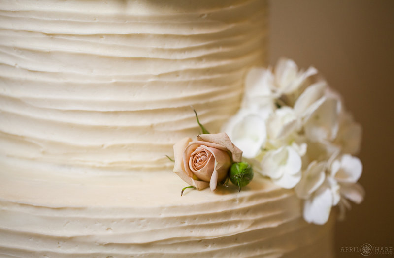 Blue-Moon-Bakery-Dillon-Colorado-Wedding-Cake-Bakery-Colorado-Wedding-Vendor-Directory-2