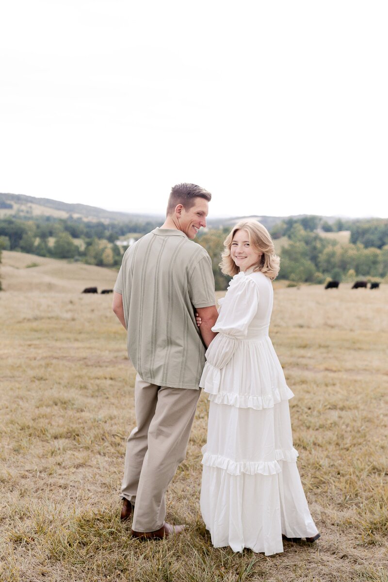 dreamy-picnic-engagement-session-in-delaplane-virginia-00008