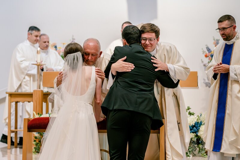 vibrant-catholic-wedding-in-reston-virginia-00032